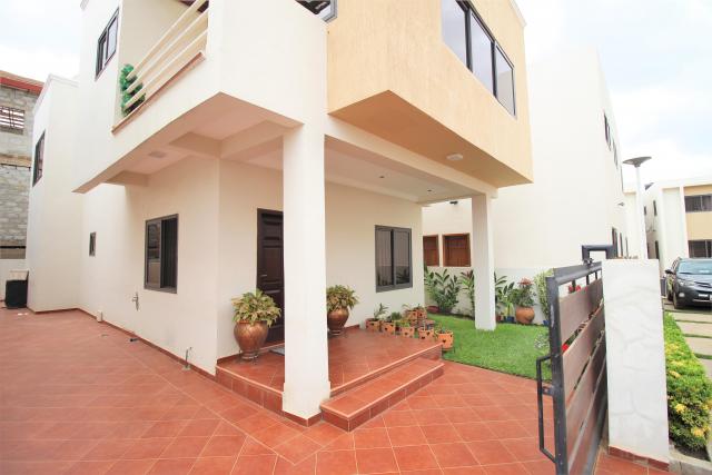 Furnished 3 bedroom Townhouse available for rent - Dzorwulu.