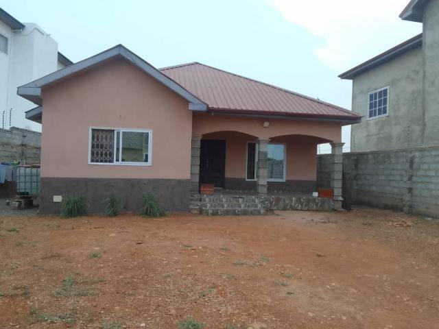 3 bedroom house for Quick Sale