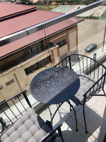 Luxury 2 bed furnished apartment with pool Eastlegon