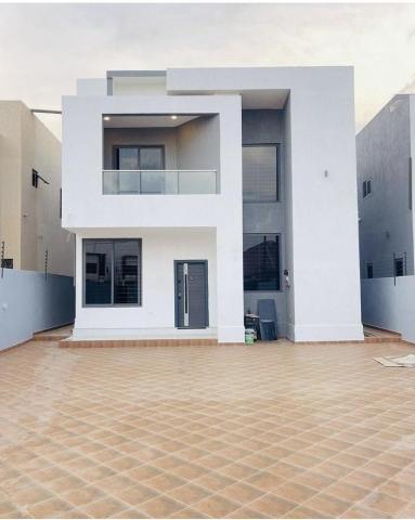 Luxury 4 bedroom house in Eastlegon hills