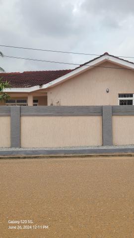 3 bedrooms self compound house for rent