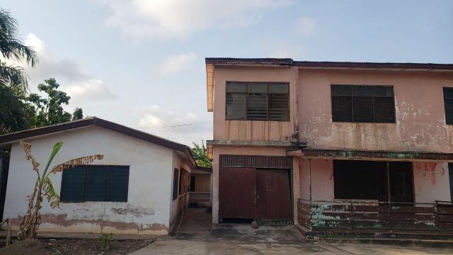 Six(6) bedroom house for sale