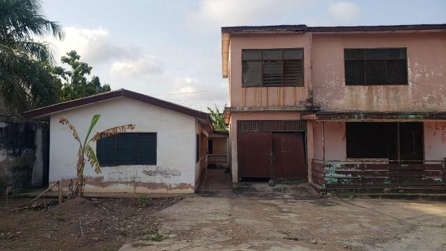 Six(6) bedroom house for sale