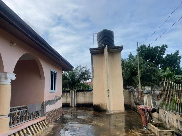 8 Bedroom House For Sale At Adansi Anwhiaso.