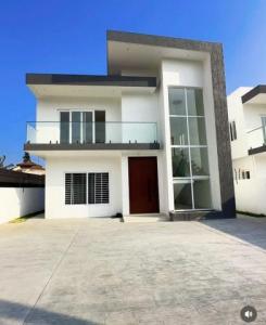 Executive 4 bedroom house newly built in Sakumono