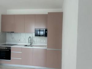 Modern 1-Bedroom Serviced Apartment for Rent at Roman Ridge, Accra