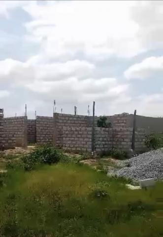 70/100 plot of land