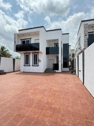 Newly Built Executive 4-Bedroom House for Rent – Lakeside Estate, Accra