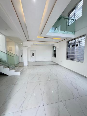 Newly Built Executive 4-Bedroom House for Rent – Lakeside Estate, Accra