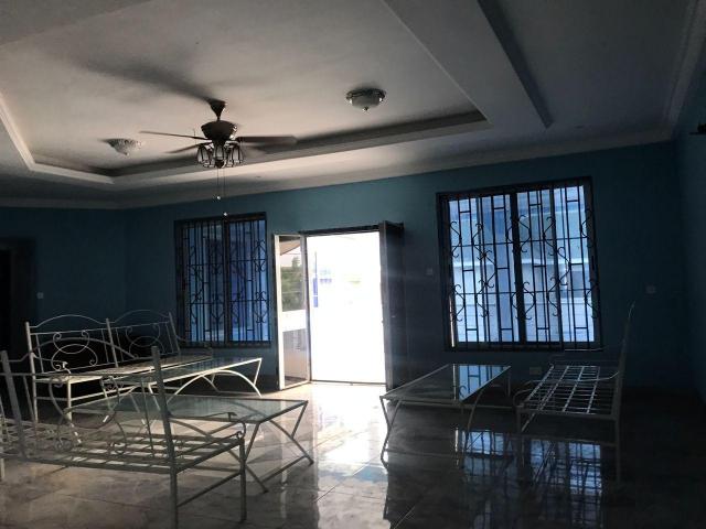 Executive 6 bedroom Ensuite for rent