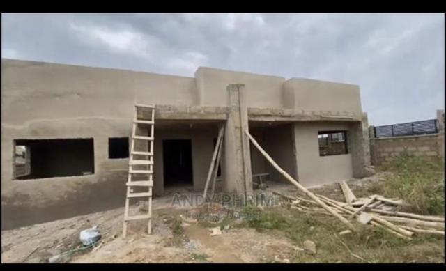 Uncompleted 5Bedrooms Gated House for Sale