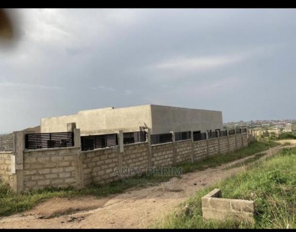 Uncompleted 5Bedrooms Gated House for Sale