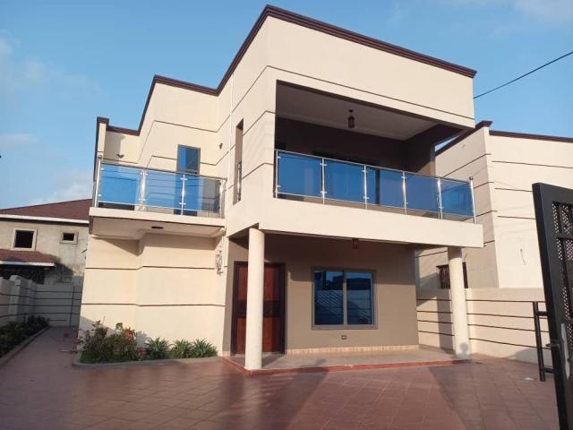3 bedroom houses with an estate in OYARIFA