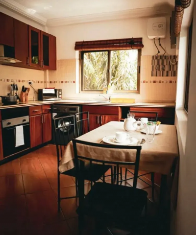 Luxurious Fully Furnished 2-Bedroom Airbnb in Airport West, Dzorwulu, Accra
