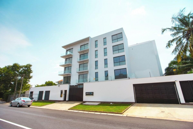 Luxury Fully Furnished 1-Bedroom Serviced Apartment for Short & Long Stay in West Airport, Accra