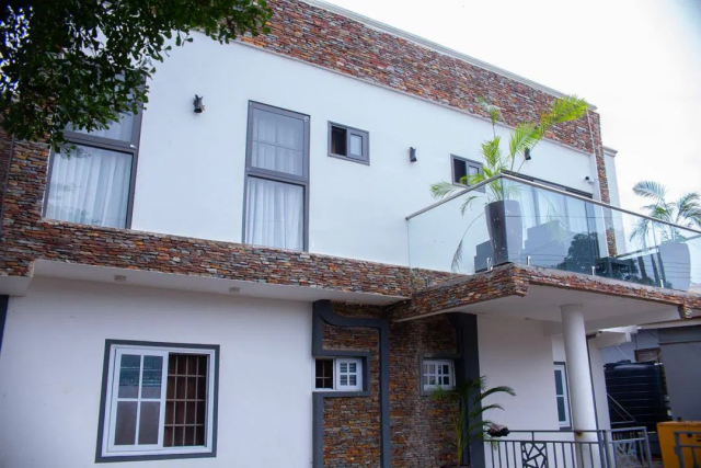 Luxury 2-Bedroom Furnished Airbnb in Kanda, Accra