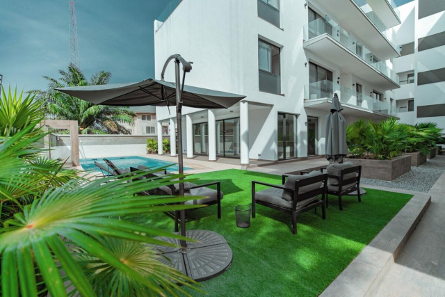 Luxury Fully Furnished 1-Bedroom Serviced Apartment for Short & Long Stay in Airport West