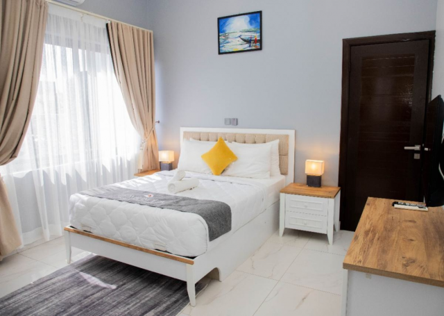 Modern 2-Bedroom Furnished Apartment for Short Let in Ashaley Botwe, Accra