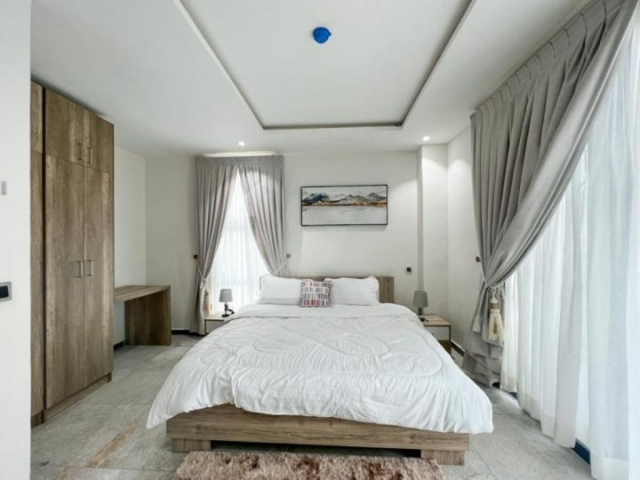 Luxury Furnished 1-Bedroom Apartment for Short Let in Cantonments, Accra