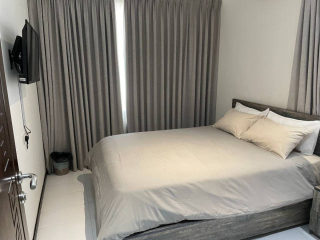 Modern Furnished 1-Bedroom Apartment for Long-Term Rent in Cantonments, Accra