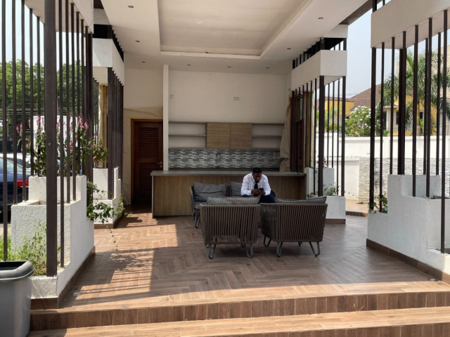 Modern Furnished 1-Bedroom Apartment for Long-Term Rent in Cantonments, Accra