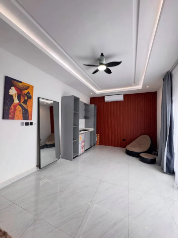 Luxury 5-Bedroom Detached Bungalow with Private Swimming Pool for Short Let in Pokrom, Aburi