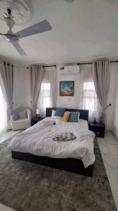 Luxurious Fully Furnished 2-Bedroom Apartment for Short Let in Tse Addo