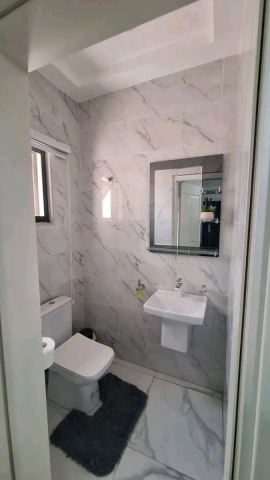 Luxurious Fully Furnished 2-Bedroom Apartment for Short Let in Tse Addo