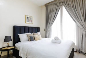 Furnished 1-Bedroom Serviced Apartment with Rooftop Pool & Gym