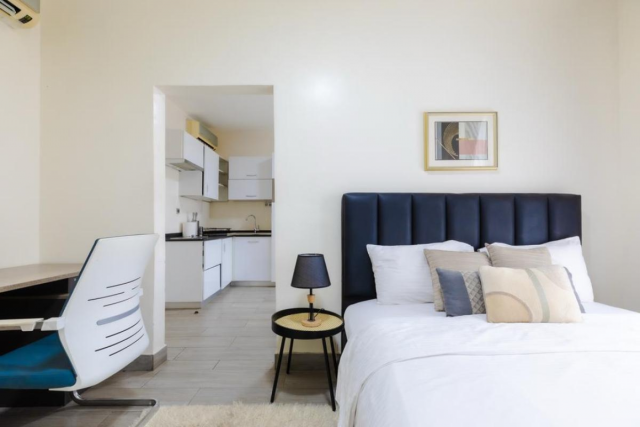 Furnished 1-Bedroom Serviced Apartment with Rooftop Pool & Gym