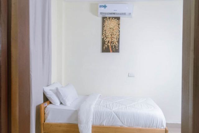 Serviced Modern Studio Apartment