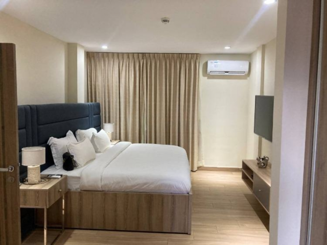 Luxurious Fully Furnished 1-Bedroom Apartment with Pool in Osu, Accra