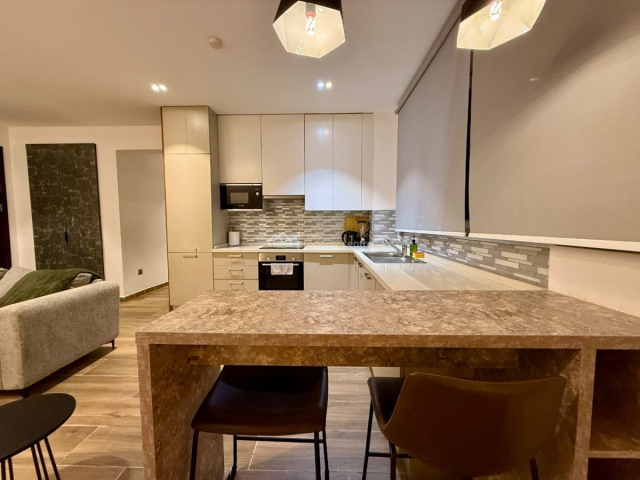 Top Notch Furnished 2 Bedroom Apartment