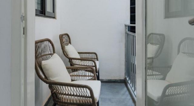 Fully Furnished 3-Bedroom Serviced Apartment in East Airport Hill