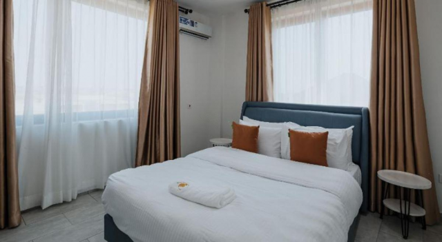 Fully Furnished 3-Bedroom Serviced Apartment in East Airport Hill