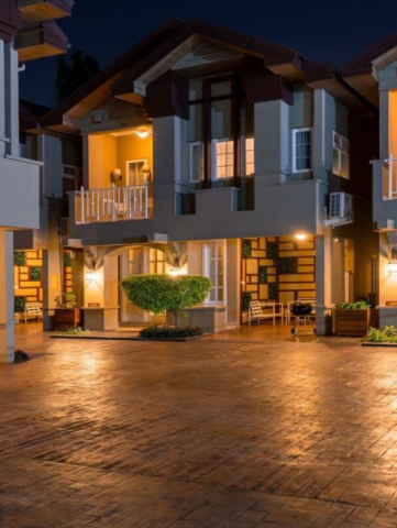 Presidential 3-Bedroom Suite in Airport Residential Area