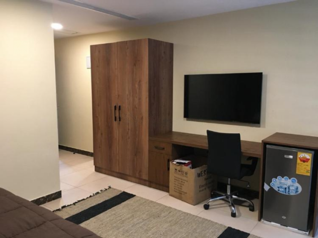 Luxurious Fully Furnished 1-Bedroom Apartment for Short Let in North Ridge, Accra