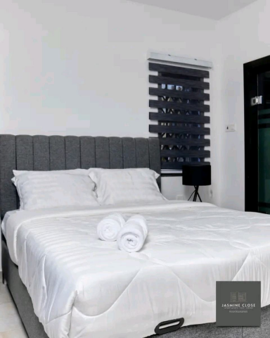 Fully Furnished Luxurious 2-Bedroom Serviced Apartment for Short Let in East Legon, Accra