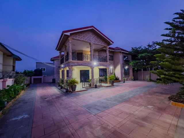 Furnished 3-Bedroom Short-Let Apartment with Wi-Fi and 4-Car Parking in Amasaman, Accra