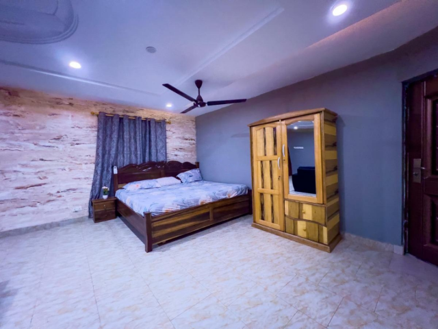 Furnished 3-Bedroom Short-Let Apartment with Wi-Fi and 4-Car Parking in Amasaman, Accra