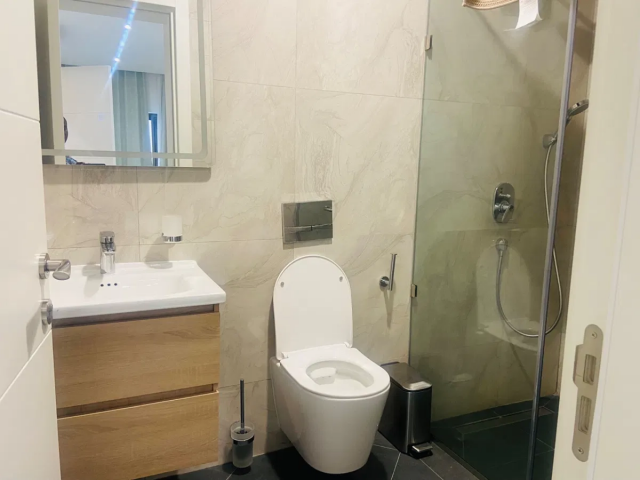 Luxury Furnished 1-Bedroom Apartment with Gym, Elevator & 24/7 Power Supply