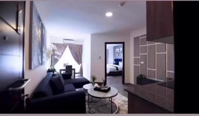 Luxurious 1 bedroom furnished apartment with pool