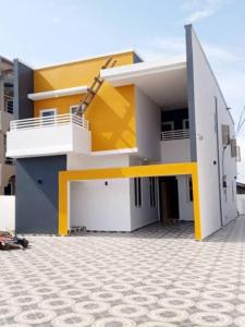 Executive 4 bedroom house for sale