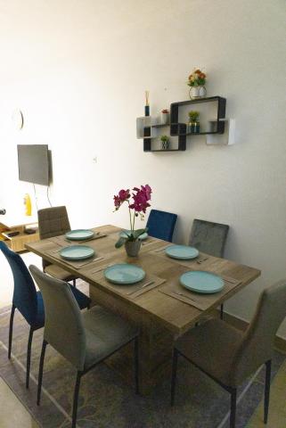 Elegantly furnished one-bedroom apartment in Labone