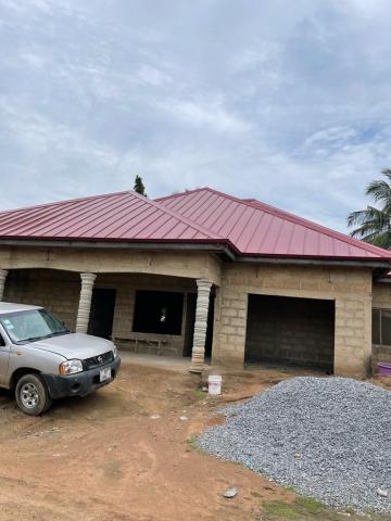 3 bedrooms uncompleted house