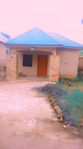Uncompleted 5 bedrooms house