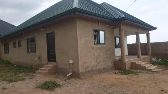 3 bedroom house for Quick Sale