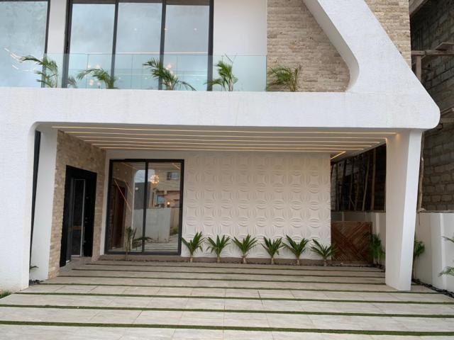 Luxury 4 bedroom house within a  mini gated community in ACHIMOTA