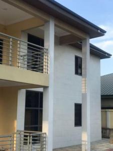 Executive 5 bedrooms story building for rent