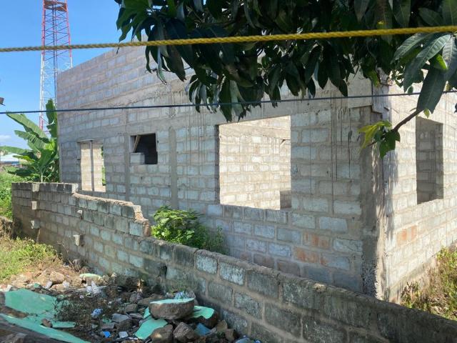 3 bedroom uncompleted house for Quick Sale